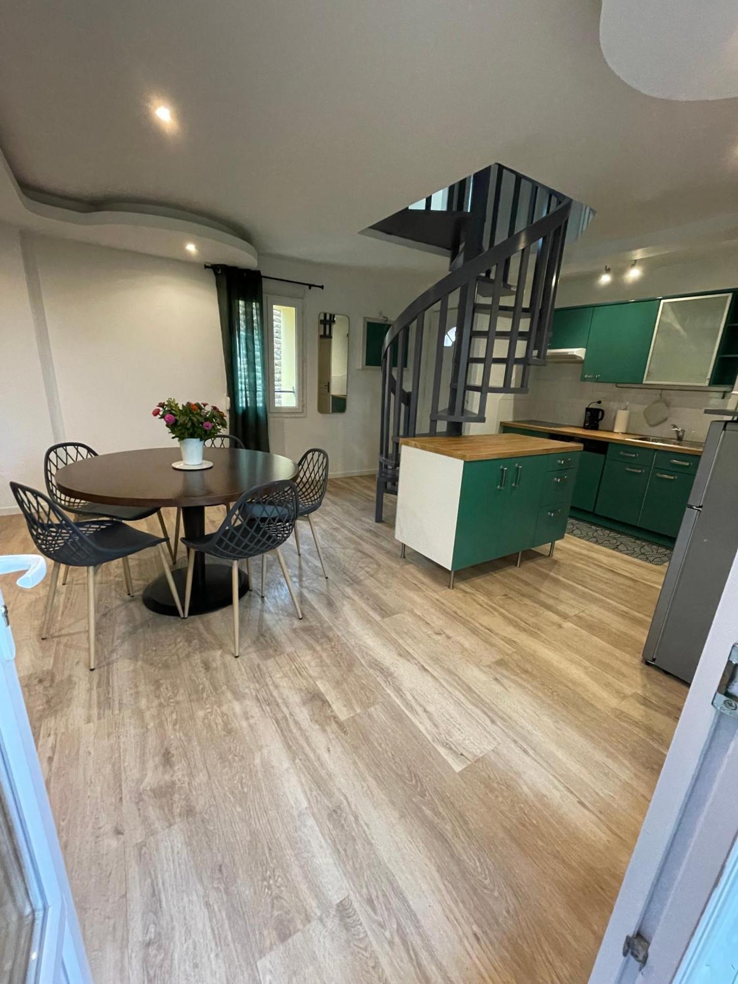 Maison Des Vignes Veyre-Monton Extérieur photo